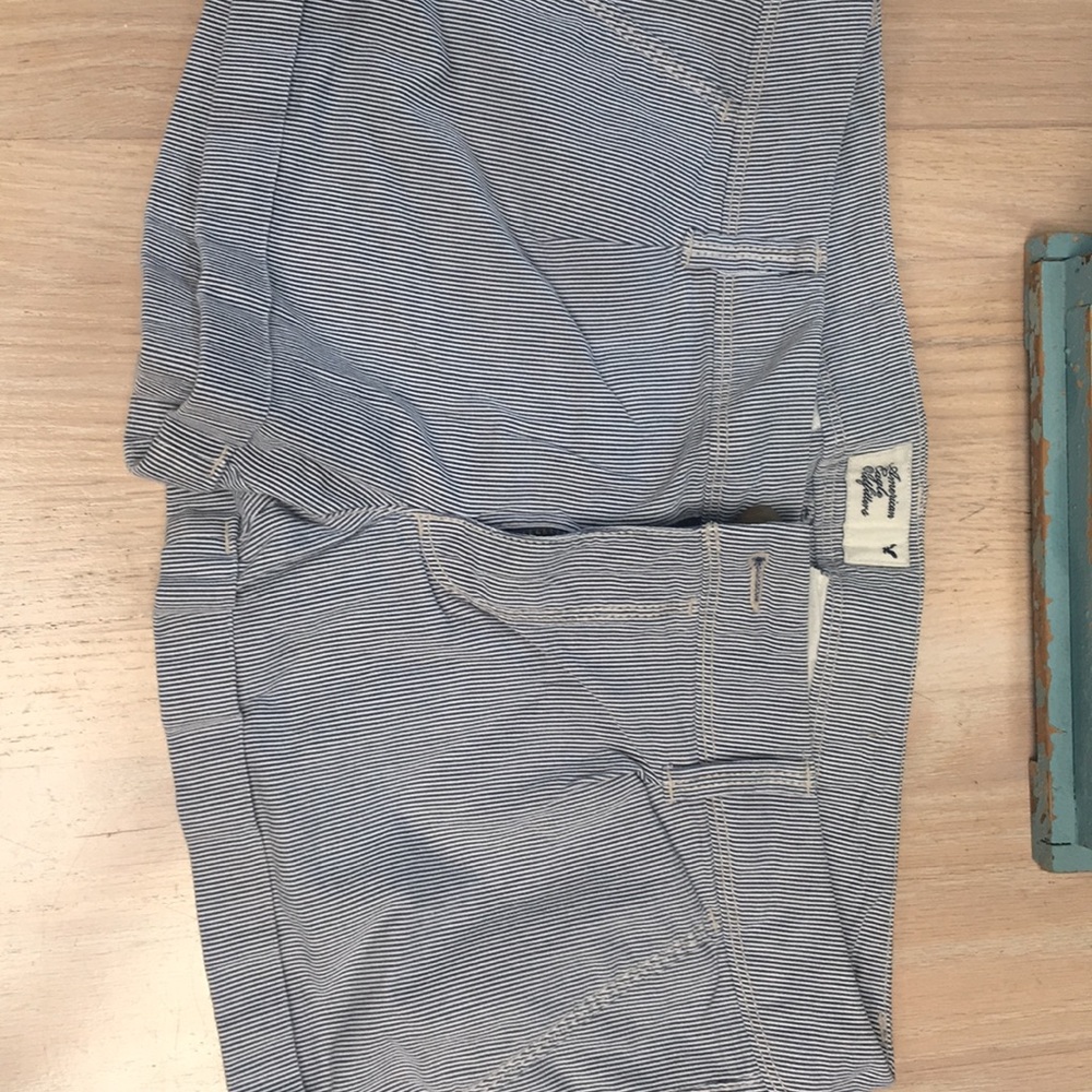 American Eagle pin striped shorts